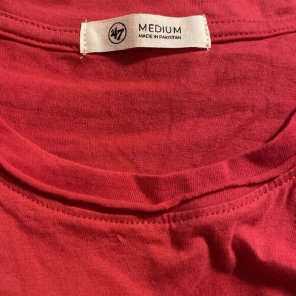 NWT St Louis Cardinals Women's Medium Red Short Sleeve Shirt - Picture 4 of 6